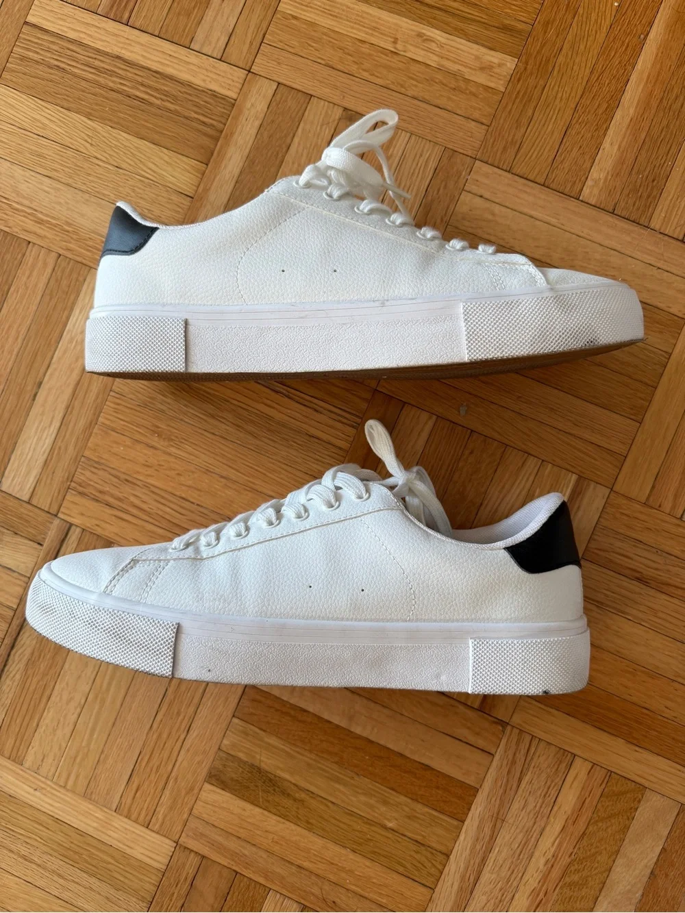 H&M White Men's Low-Top Lace-Up Sneakers size 9